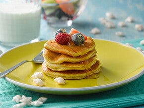 Pancakes Esponjosos con Fruta Fresca