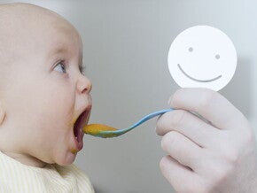 Las señales de hambre y satisfacción de tu bebé de 6 a 7 meses de edad Las señales de hambre y satisfacción de tu bebé de 6 a 7 meses de edad
