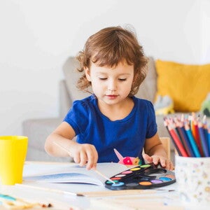 Apoya el desarrollo cerebral de tu pequeño con nutrientes de calidad. 