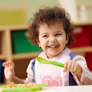 ¿Entre la leche y el resto de alimentos que empieza a comer, ¿tiene mi bebé todo lo que hace falta para crecer bien?