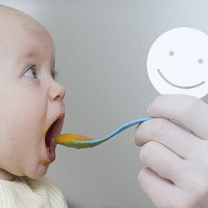 Las señales de hambre y satisfacción de tu bebé de 6 a 7 meses de edad
