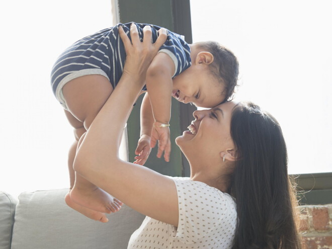 La estimulación del bebé y los masajes para bebés La estimulación del bebé y los masajes para bebés