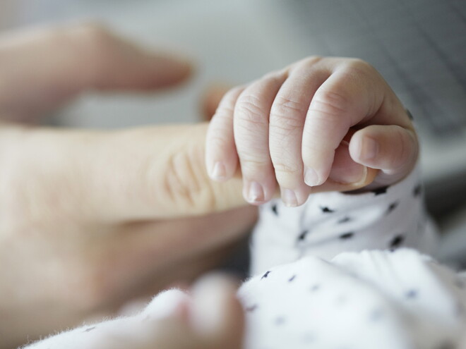 El primer encuentro de una madre y su bebé El primer encuentro de una madre y su bebé