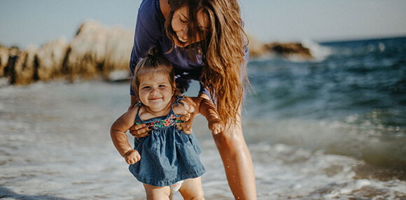 Juegos para disfrutar con tu bebe en la playa. Juegos para disfrutar con tu bebe en la playa.